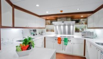 SAILING NOUR - Galley